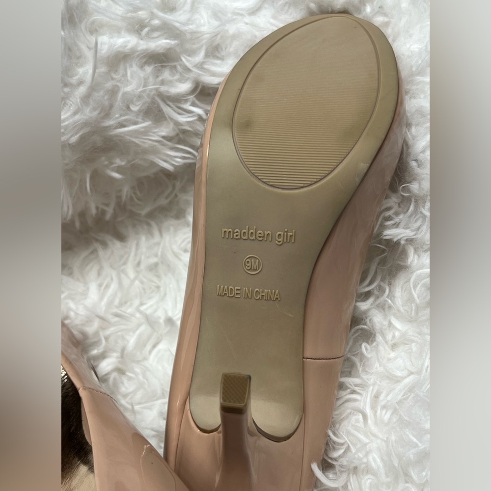 Madden Girl Pink Nude Patent Leather Round Toe Heels 9M - Picture 7 of 7